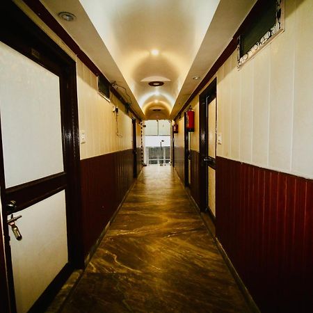Sattva Cafe And Motel Ришикеш Экстерьер фото