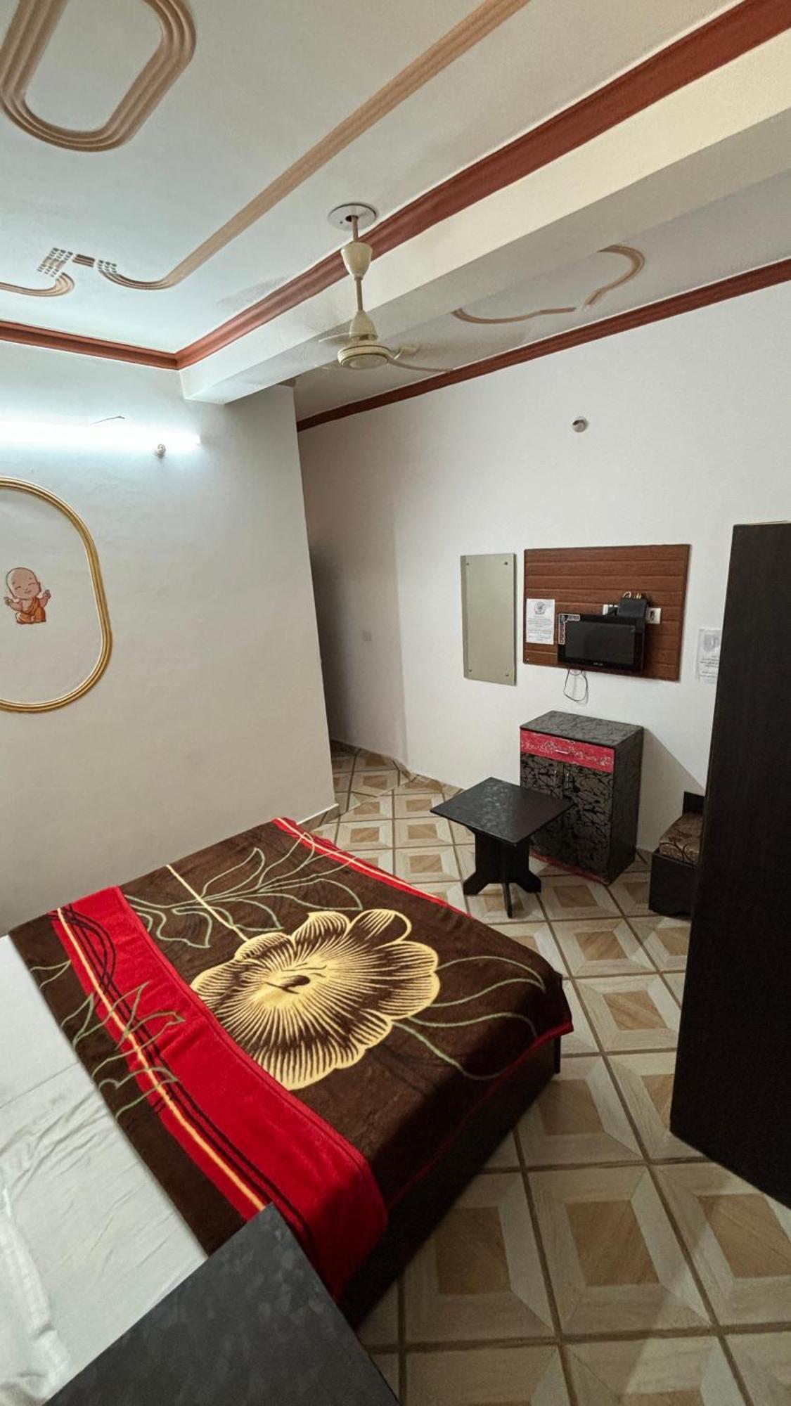 Sattva Cafe And Motel Ришикеш Экстерьер фото