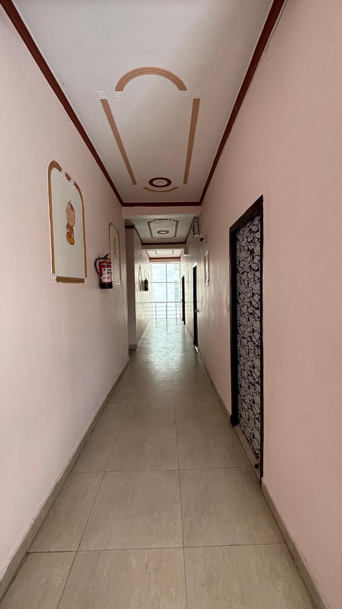 Sattva Cafe And Motel Ришикеш Экстерьер фото