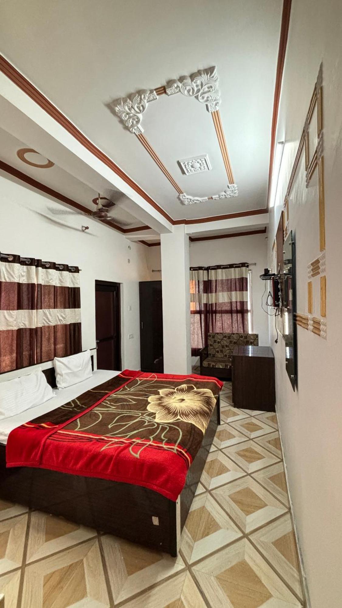 Sattva Cafe And Motel Ришикеш Экстерьер фото