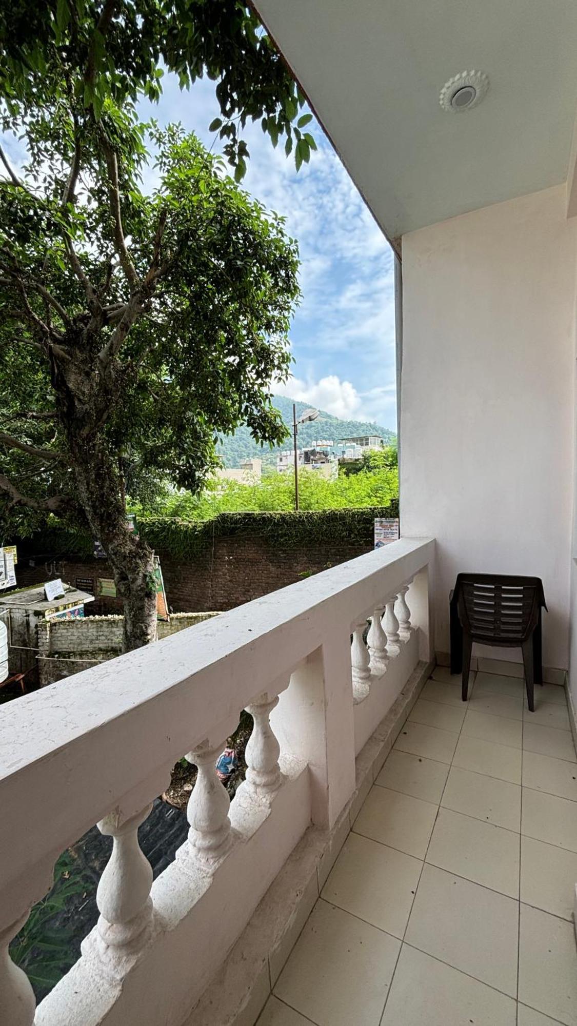 Sattva Cafe And Motel Ришикеш Экстерьер фото