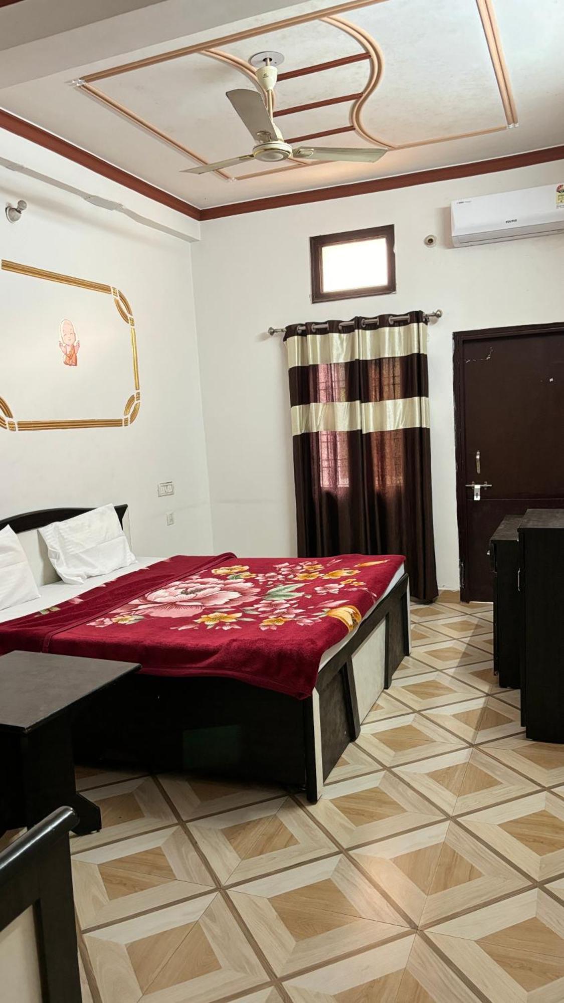 Sattva Cafe And Motel Ришикеш Экстерьер фото